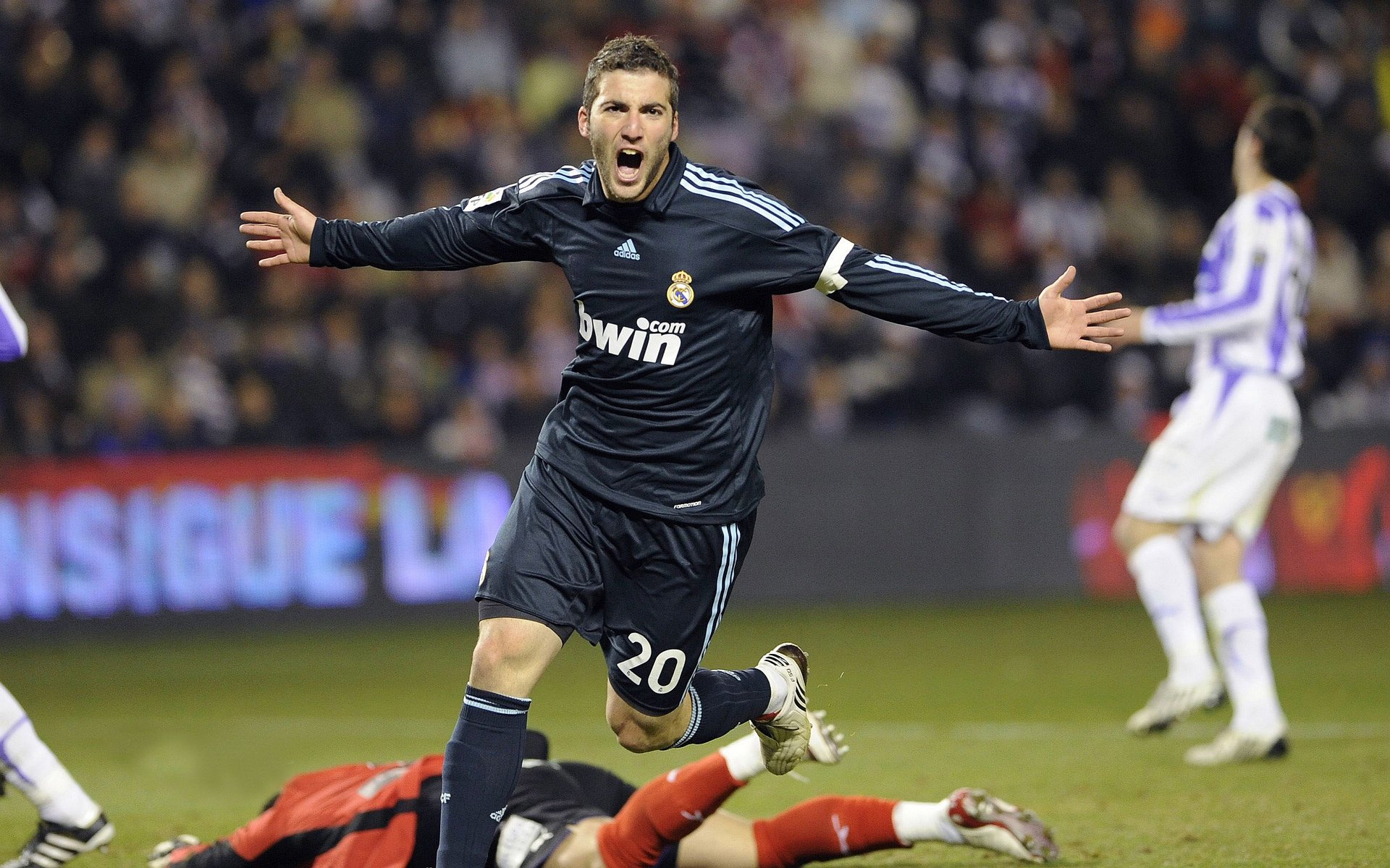 伤后首次露面，李月汝晒自拍透露恢复情况，李月汝近况