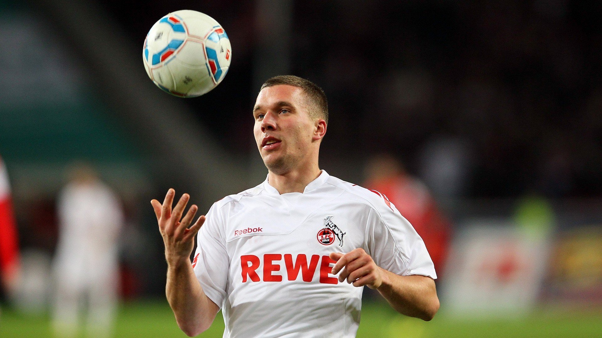 mk体育-上海男篮引进外援中锋，阵容更具深度，上海男篮队史最佳外援